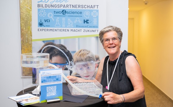 Gemeinsam mit Arbeitgeberverband HessenChemie und two4science feiert der VCI Hessen in diesem Jahr 20 Jahre Bildungspartnerschaft. Marion Wagener, two4science. 