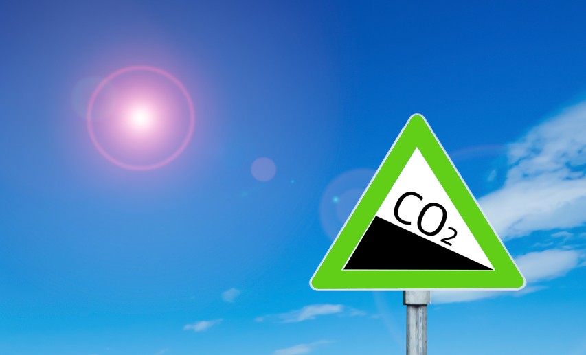Die chemisch-pharmazeutische Industrie bekennt sich zu den Zielen des Pariser Klimaabkommens und zum Ziel der Treibhausgasneutralität bis 2050. - Bild: © animaflora/Fotolia.com