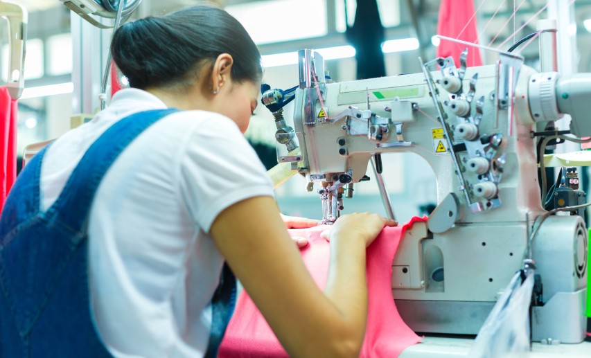 Das sogenannte Sorgfaltspflichtengesetz soll Rechtsklarheit für die Wirtschaft schaffen und die Einhaltung von Menschenrechten durch Unternehmen stärken. - Bild: © Kzenon - stock.adobe.com Das sogenannte Sorgfaltspflichtengesetz soll Rechtsklarheit für die Wirtschaft schaffen und die Einhaltung von Menschenrechten durch Unternehmen stärken. - Bild: © Kzenon - stock.adobe.com