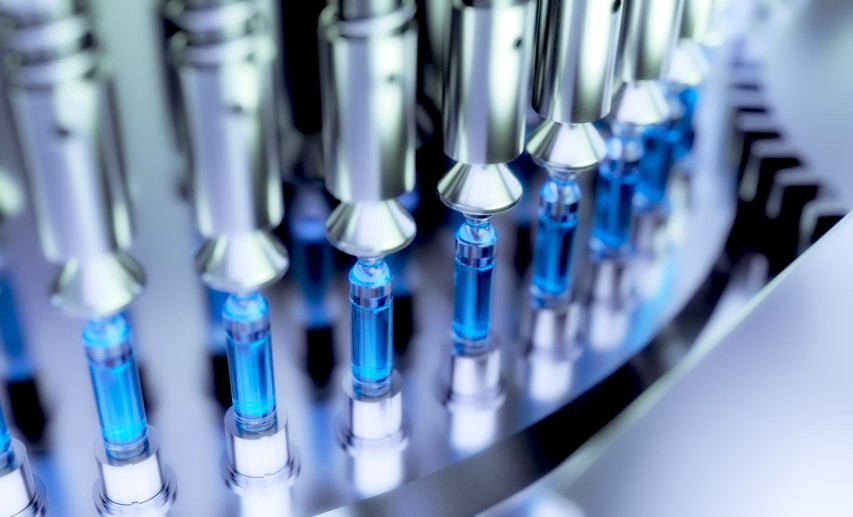 Overall, sector production in the chemical-pharmaceutical industry increased slightly due to the positive development in the pharmaceutical sector due to high demand for vaccines. © unlimit3d/adobe.stock.com