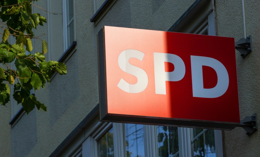 Aus Sicht des VCI finden sich im SPD-Wahlprogramm gute Industriepolitische Ansätze, aber auch Wachstumsbremsen. - Bild: © Tobias Arhelger - stock.adobe.com