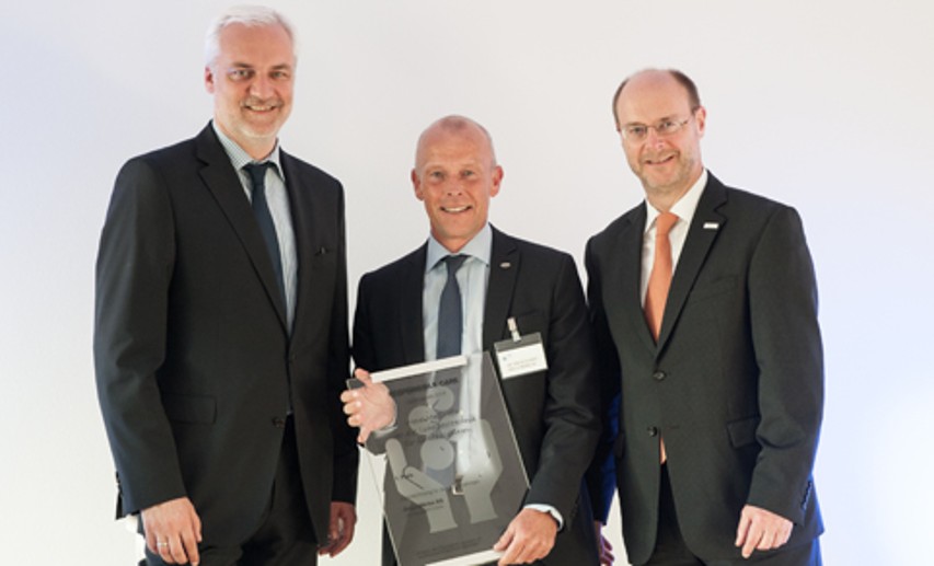 v.l.: NRW-Wirtschaftsminister Garrelt Duin, Dr. van de Flierdt, Grillo-Werke AG, Dr. Günter Hilken, Vorsitzender VCI NRW - Foto: 