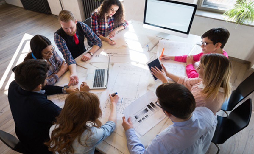 Evonik erprobt neue Methoden und Technologien im Arbeitsalltag. - Foto: © nd3000/stock.adobe.com Evonik erprobt neue Methoden und Technologien im Arbeitsalltag. - Foto: © nd3000/stock.adobe.com