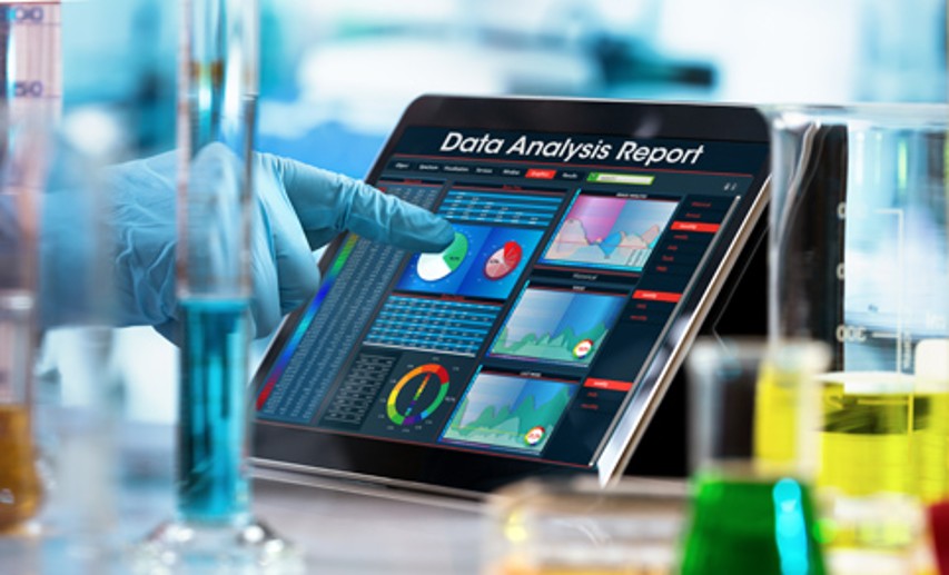 Der Fonds der Chemischen Industrie fördert sieben Lehrprojekte zur Einführung digitaler Methoden im Chemiestudium. Moderne Software hilft zum Beispiel dabei, die Eigenschaften von chemischen Systemen und Prozessen zu modellieren und zu simulieren oder Laborprozesse zu automatisieren. - Foto: © angellodeco/stock.adobe.com Der Fonds der Chemischen Industrie fördert sieben Lehrprojekte zur Einführung digitaler Methoden im Chemiestudium. Moderne Software hilft zum Beispiel dabei, die Eigenschaften von chemischen Systemen und Prozessen zu modellieren und zu simulieren oder Laborprozesse zu automatisieren. - Foto: © angellodeco/stock.adobe.com