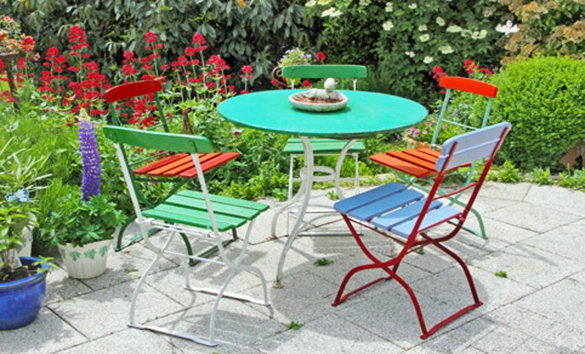 Fallen diese Gartenstühle unter die Biozidprodukte-Verordnung? - Foto: © Jürgen Fälchle - Fotolia.com