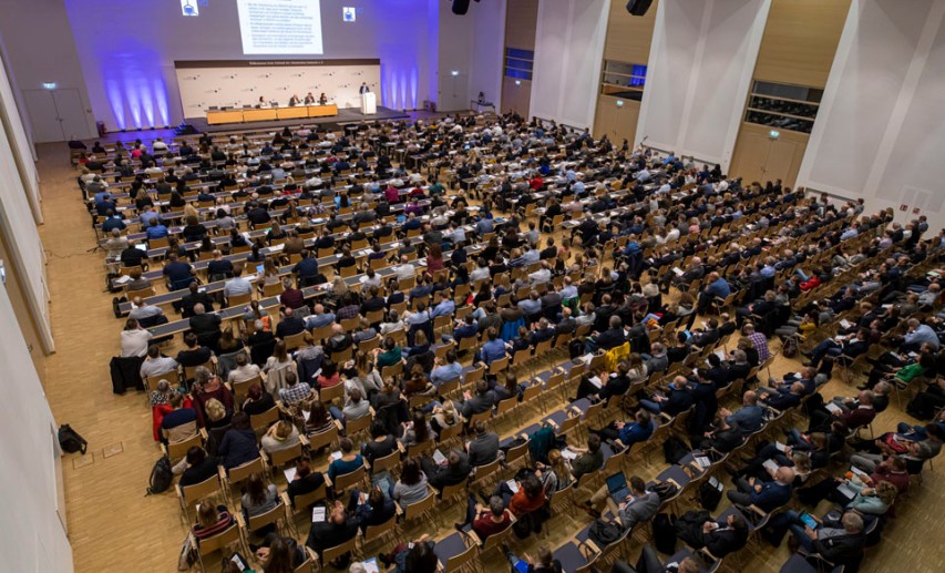 Volles Haus bei der VCI-Infoveranstaltung zu REACH und CLP. Sie sollte die Umsetzung der Chemikalienverordnung REACH weiter voranbringen. - Foto: © VCI/Landwehr