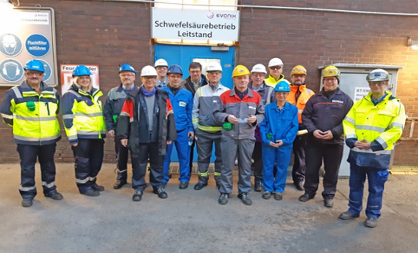Besuch der VCI-Fachvereinigung Anorganischer Schwefelverbindungen in Evoniks Schwefelsäurebetrieb in Marl im November 2019. © Evonik Industries