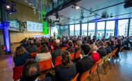 Die Abschlusskonferenz von Chemistry4Climate fand am 26. April 2023  im Herzen Berlins vor ausverkauftem Haus mit vielen Gästen aus Politik und Gesellschaft statt.