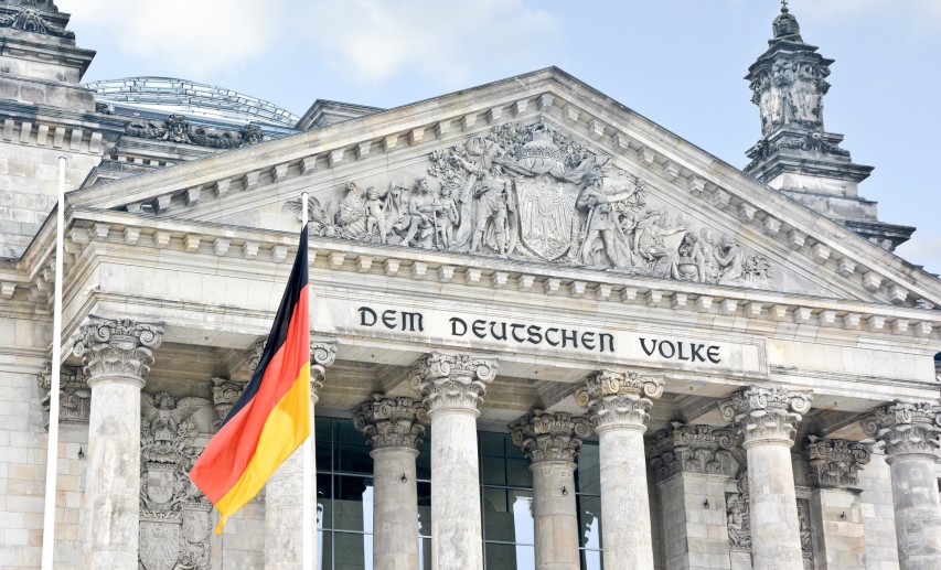 Die Allianz für Lobbytransparenz fordert von der neuen Bundesregierung einen echten exekutiven Fußabdruck im Gesetz. © Marco2811/ Fotolia.com Die Allianz für Lobbytransparenz fordert von der neuen Bundesregierung einen echten exekutiven Fußabdruck im Gesetz. © Marco2811/ Fotolia.com
