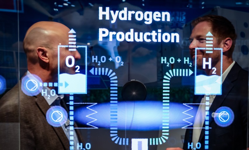 Auch auf der ACHEMA 2024 spielt das Thema Wassserstoffwirtschaft eine wichtige Rolle, dem eigens eine Sonderausstellung gewidmet ist. © DECHEMA/Hannibal Auch auf der ACHEMA 2024 spielt das Thema Wassserstoffwirtschaft eine wichtige Rolle, dem eigens eine Sonderausstellung gewidmet ist. © DECHEMA/Hannibal