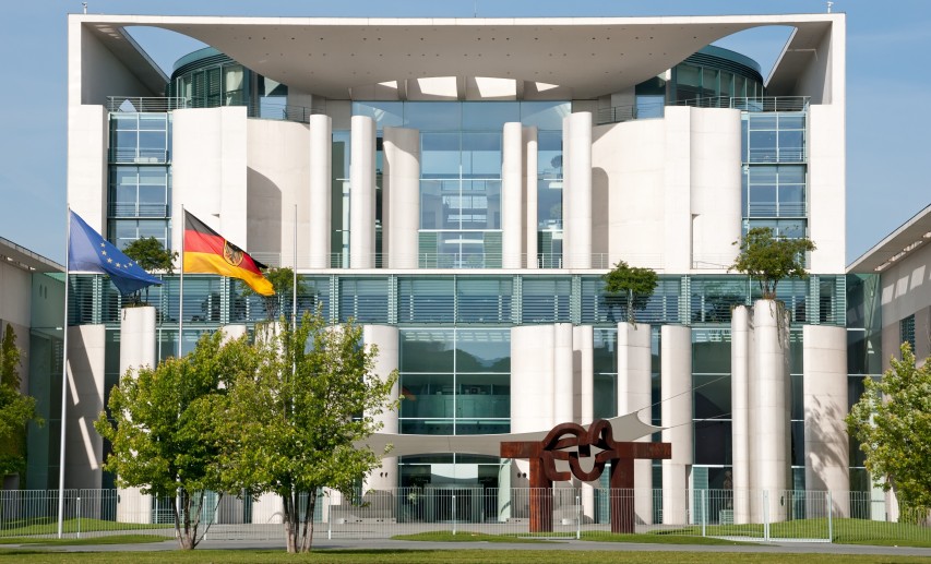 Am Chemiegipfel im Bundeskanzleramt mit Bundeskanzler Olaf Scholz nehmen Repräsentantinnen und Repräsentanten von Politik, Industrie und Gewerkschaften teil. © sehbaer_nrw/stock.adobe.com Am Chemiegipfel im Bundeskanzleramt mit Bundeskanzler Olaf Scholz nehmen Repräsentantinnen und Repräsentanten von Politik, Industrie und Gewerkschaften teil. © sehbaer_nrw/stock.adobe.com