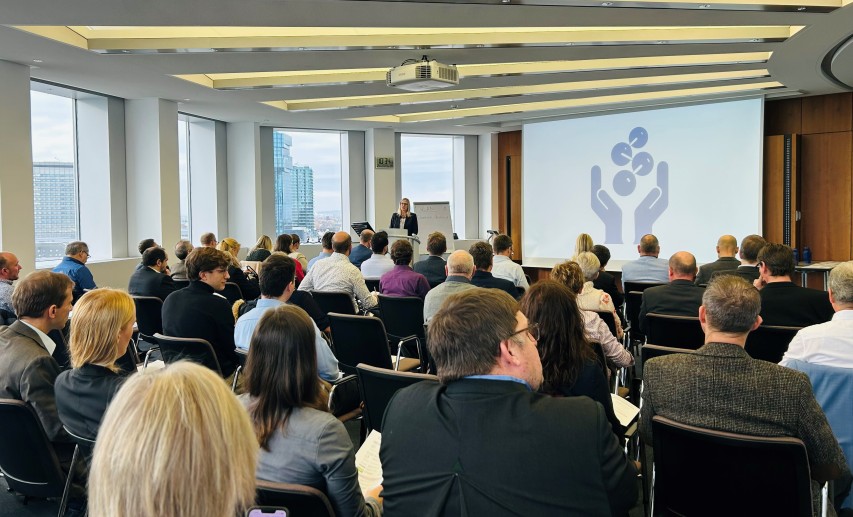 Auf großes Interesse stieß der Responsible-Care-Workshop, auf dem Mitgliedsunternehmen ihre Ideen zum Energie sparen präsentiert haben. 